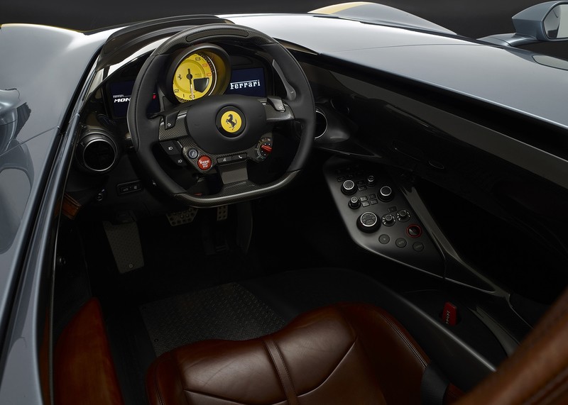 捨棄車頂/擋風玻璃設計 公路賽車《Ferrari Monza SP1 / SP2》正式亮相 捨棄車頂/擋風玻璃設計 公路賽車《Ferrari Monza SP1 / SP2》正式亮相