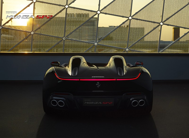 捨棄車頂/擋風玻璃設計 公路賽車《Ferrari Monza SP1 / SP2》正式亮相 捨棄車頂/擋風玻璃設計 公路賽車《Ferrari Monza SP1 / SP2》正式亮相
