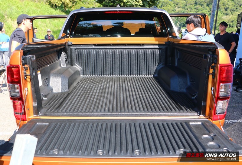 2.0升雙渦輪柴油引擎上身 二度小改款《Ford Ranger》臺灣146.8萬元起開賣 2.0升雙渦輪柴油引擎上身 二度小改款《Ford Ranger》臺灣146.8萬元起開賣