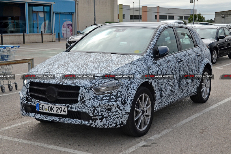 品牌第三款電動車 《Mercedes-Benz EQB》偽裝測試車西班牙捕捉 品牌第三款電動車 《Mercedes-Benz EQB》偽裝測試車西班牙捕捉