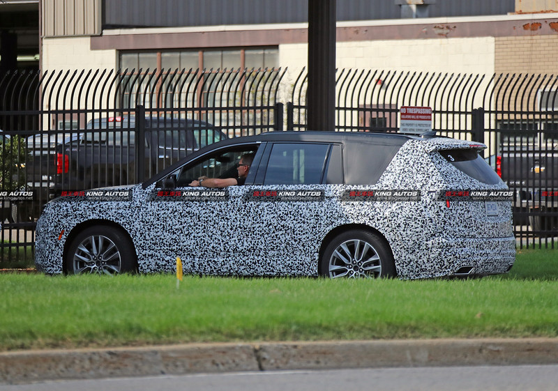 再推全新三排七人座 全新《Cadillac XT6》偽裝測試車捕捉 再推全新三排七人座 全新《Cadillac XT6》偽裝測試車捕捉