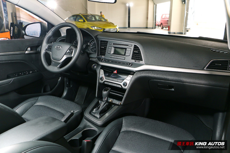【市場分析】高規低賣搶市場 《Hyundai Elantra 1.6汽油旗艦版》才是真正的牛肉? 【市場分析】高規低賣搶市場 《Hyundai Elantra 1.6汽油旗艦版》才是真正的牛肉?
