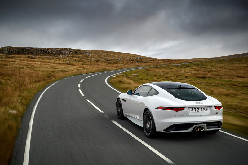 熱血70年《Jaguar F-Type Chequered Flag》方格旗元素特仕上身 熱血70年《Jaguar F-Type Chequered Flag》方格旗元素特仕上身