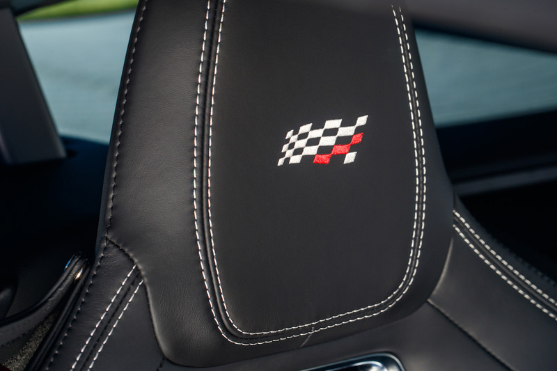 熱血70年《Jaguar F-Type Chequered Flag》方格旗元素特仕上身 熱血70年《Jaguar F-Type Chequered Flag》方格旗元素特仕上身