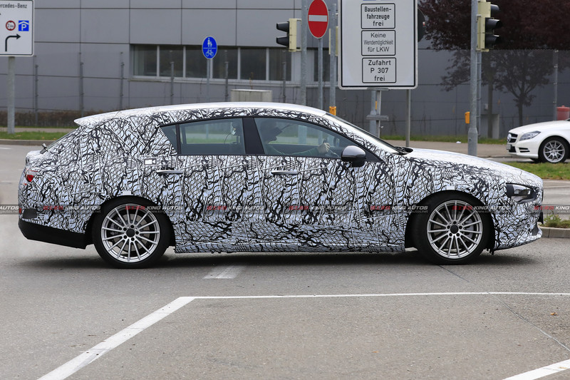 新世代《Mercedes-Benz CLA Shooting Brake》加入測試行列 偽裝車首度現蹤 新世代《Mercedes-Benz CLA Shooting Brake》加入測試行列 偽裝車首度現蹤