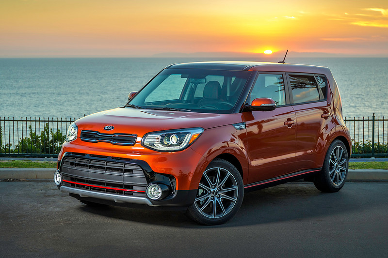 《Kia Soul》大改款車尾設計曝光 預告2018年洛杉磯車展首演 《Kia Soul》大改款車尾設計曝光 預告2018年洛杉磯車展首演
