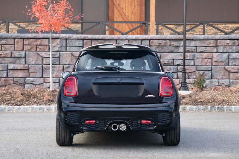 《Mini John Cooper Works Knights Edition》預告洛杉磯車展熱血現身 《Mini John Cooper Works Knights Edition》預告洛杉磯車展熱血現身