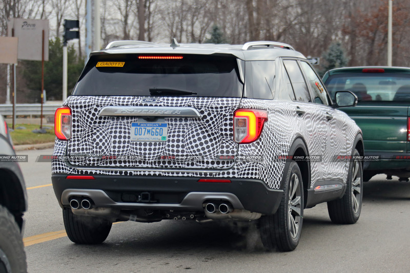 新世代《Ford Explorer》輕偽裝現身 Platinum頂規車型搶先曝光 新世代《Ford Explorer》輕偽裝現身 Platinum頂規車型搶先曝光