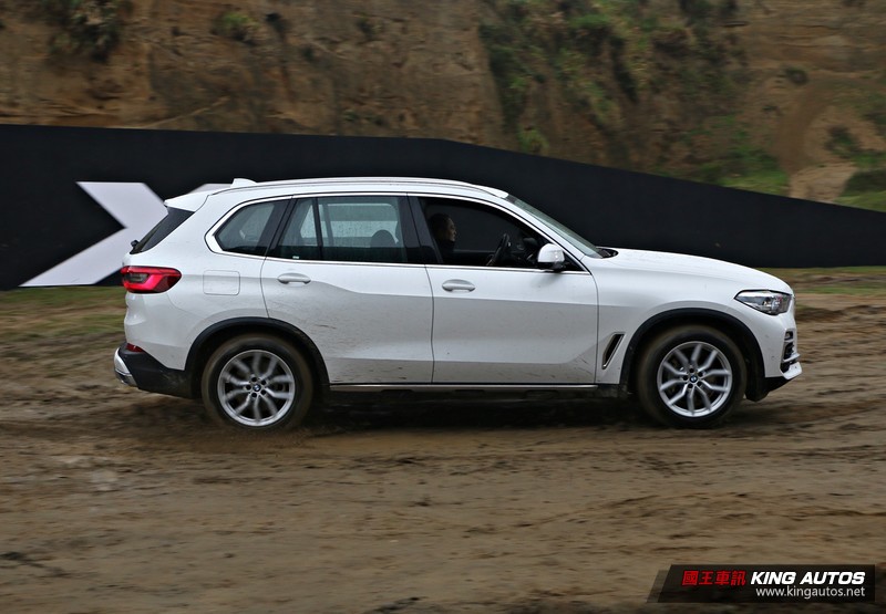 全新G05世代《BMW X5》臺灣正式發表 三動力五車型343萬元起開賣 全新G05世代《BMW X5》臺灣正式發表 三動力五車型343萬元起開賣