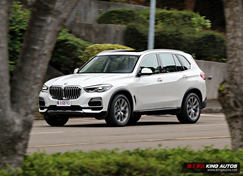 跌破你眼鏡的靈活感─新世代《BMW X5 xDrive40i》試駕,動態篇 跌破你眼鏡的靈活感─新世代《BMW X5 xDrive40i》試駕,動態篇