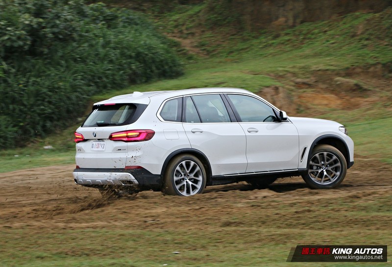 跌破你眼鏡的靈活感─新世代《BMW X5 xDrive40i》試駕,動態篇 跌破你眼鏡的靈活感─新世代《BMW X5 xDrive40i》試駕,動態篇