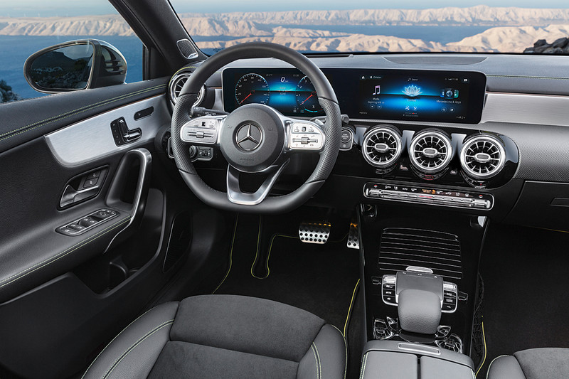 大改款《Mercedes-Benz CLA》預告2019年CES發表 車側預覽圖首度曝光 大改款《Mercedes-Benz CLA》預告2019年CES發表 車側預覽圖首度曝光