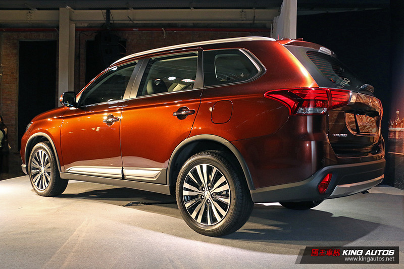 19年式《Mitsubishi Outlander》94.9萬元起上市 全面標配7氣囊+ACC+FCM+LDW 19年式《Mitsubishi Outlander》94.9萬元起上市 全面標配7氣囊+ACC+FCM+LDW