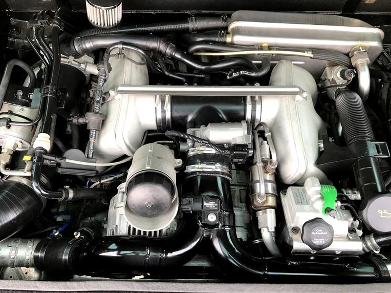 用臺幣500萬元買一輛裝《Porsche 911 Turbo》引擎的《VW Multivan》你可以嗎? 用臺幣500萬元買一輛裝《Porsche 911 Turbo》引擎的《VW Multivan》你可以嗎?
