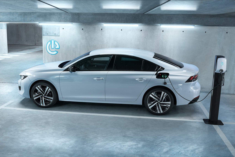 《Peugeot》執行長推特預告神秘《508》新作有望現身 《Peugeot》執行長推特預告神秘《508》新作有望現身