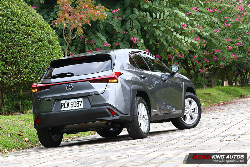 後到的才是主力 ─《Lexus UX 250h》試駕報導 後到的才是主力 ─《Lexus UX 250h》試駕報導