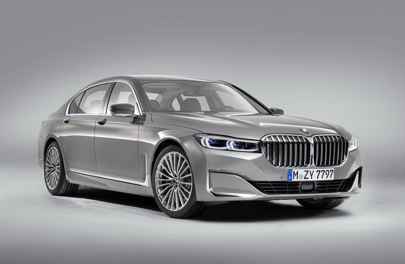 小改款《BMW 7 Series》中國率先發表 雙腎水箱罩面積放大40% 小改款《BMW 7 Series》中國率先發表 雙腎水箱罩面積放大40%