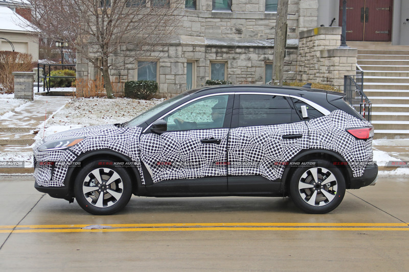 下一代《Ford Kuga / Escape》內裝設計曝光 確定提供油電車型 下一代《Ford Kuga / Escape》內裝設計曝光 確定提供油電車型