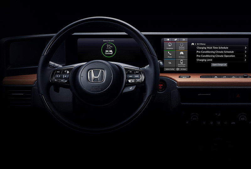 《Honda Urban EV》量產原型車內裝曝光 滿載螢幕點亮科技感