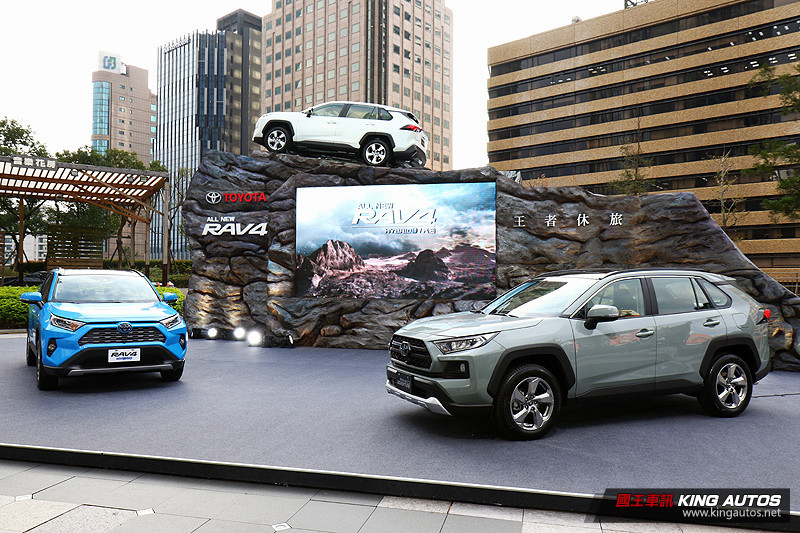 一樣都給你玩就好 第五代《Toyota RAV4》車系92.5萬起強攻國內SUV市場 一樣都給你玩就好 第五代《Toyota RAV4》車系92.5萬起強攻國內SUV市場