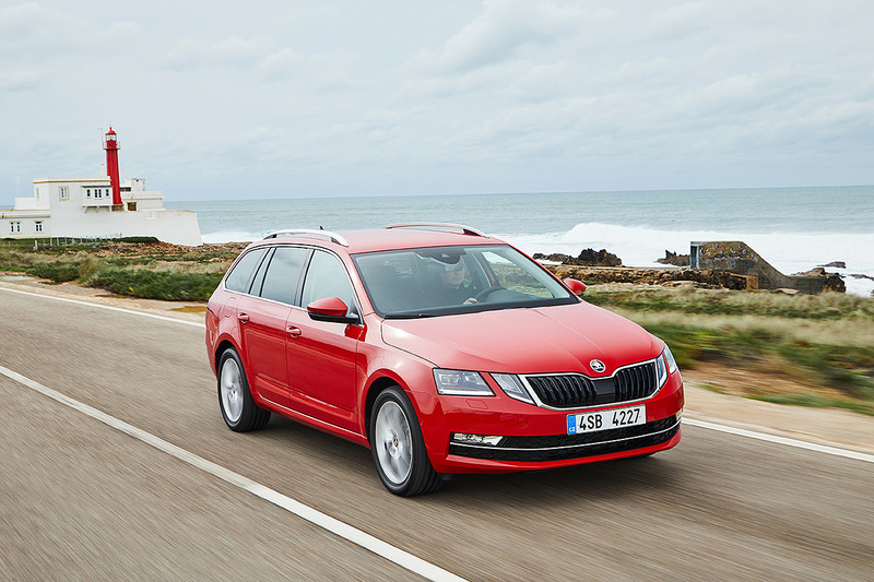 《Škoda Octavia》享免費安全升級 5月底前訂車加贈ACC與車道偏移警示 《Škoda Octavia》享免費安全升級 5月底前訂車加贈ACC與車道偏移警示
