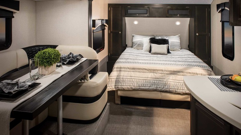 不怕沒電缺水 《KZ RV》發表全球第一款自續式綠能露營車 不怕沒電缺水 《KZ RV》發表全球第一款自續式綠能露營車