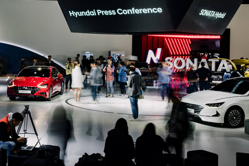 新世代《Hyundai Sonata》現身首爾車展 1.6渦輪/油電車型同步登場 新世代《Hyundai Sonata》現身首爾車展 1.6渦輪/油電車型同步登場