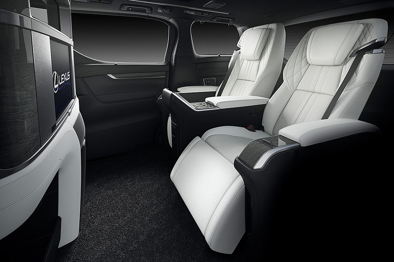 敲開豪華MPV市場 《Lexus LM》上海車展發表亮相 敲開豪華MPV市場 《Lexus LM》上海車展發表亮相