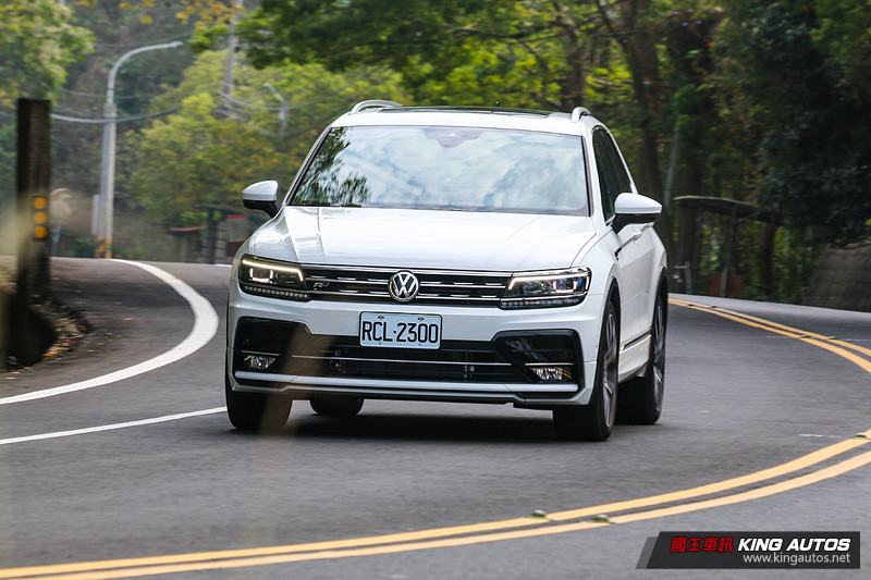 有IQ就放心嗎?─《Volkswaegn Tiguan 380 TSI R-Line Performance》IQ. Drive試 有IQ就放心嗎?─《Volkswaegn Tiguan 380 TSI R-Line Performance》IQ. Drive試