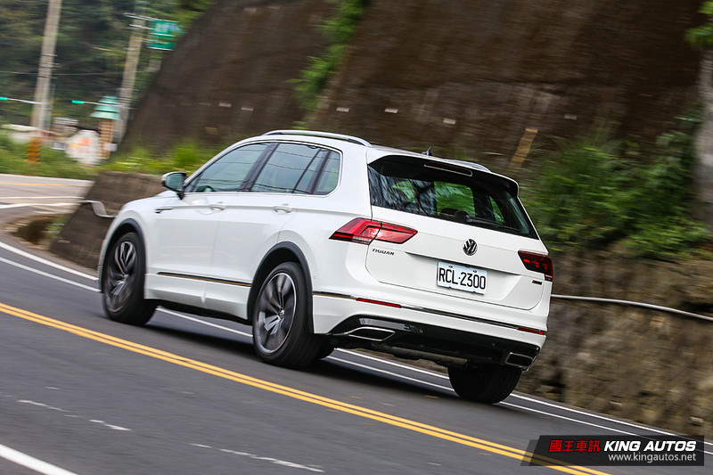 有IQ就放心嗎?─《Volkswaegn Tiguan 380 TSI R-Line Performance》IQ. Drive試 有IQ就放心嗎?─《Volkswaegn Tiguan 380 TSI R-Line Performance》IQ. Drive試