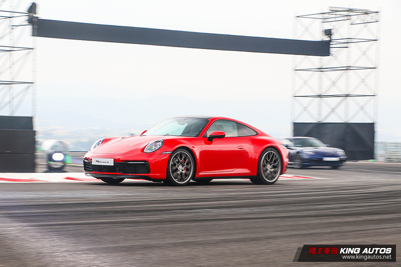 新世代《Porsche 911》663萬元起上市 Carrera S與Carrera 4S雙車型搶先入臺 新世代《Porsche 911》663萬元起上市 Carrera S與Carrera 4S雙車型搶先入臺