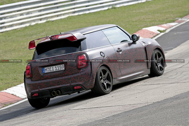 市售版《Mini John Cooper Works GP》現身賽道 最大輸出可望超過300匹 市售版《Mini John Cooper Works GP》現身賽道 最大輸出可望超過300匹