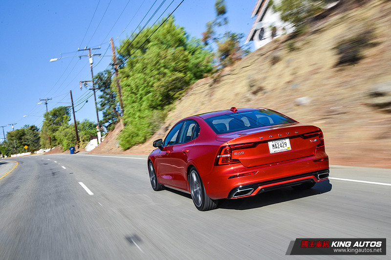 《S90》的年輕化模樣─《Volvo S60 T6 R-Design》洛杉磯試駕 《S90》的年輕化模樣─《Volvo S60 T6 R-Design》洛杉磯試駕