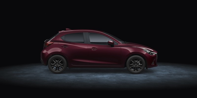 《Mazda2 Black Tech Edition》酷黑新成員西班牙帥氣登場 《Mazda2 Black Tech Edition》酷黑新成員西班牙帥氣登場