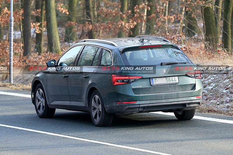 小改款《Škoda Superb》設計草圖搶先曝光 預告5月中旬發表亮相 小改款《Škoda Superb》設計草圖搶先曝光 預告5月中旬發表亮相