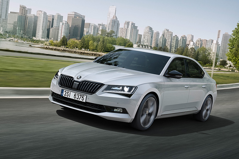 小改款《Škoda Superb》設計草圖搶先曝光 預告5月中旬發表亮相 小改款《Škoda Superb》設計草圖搶先曝光 預告5月中旬發表亮相