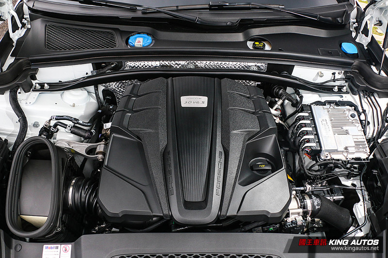 改款《Porsche Macan》與《Macan S》同步發表 275萬元起在臺上市 改款《Porsche Macan》與《Macan S》同步發表 275萬元起在臺上市