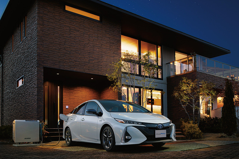 《Toyota Prius PHV》日本最新產品改良 跟進美規兄弟改採五人座設定 《Toyota Prius PHV》日本最新產品改良 跟進美規兄弟改採五人座設定