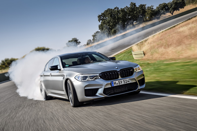 太犯規 《BMW M5 Competition》馬力機實測飆出617匹輪馬力 太犯規 《BMW M5 Competition》馬力機實測飆出617匹輪馬力