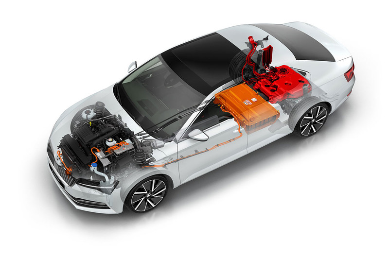 《Škoda Superb》小改款發表 《Superb iV》油電動力同步現身 《Škoda Superb》小改款發表 《Superb iV》油電動力同步現身