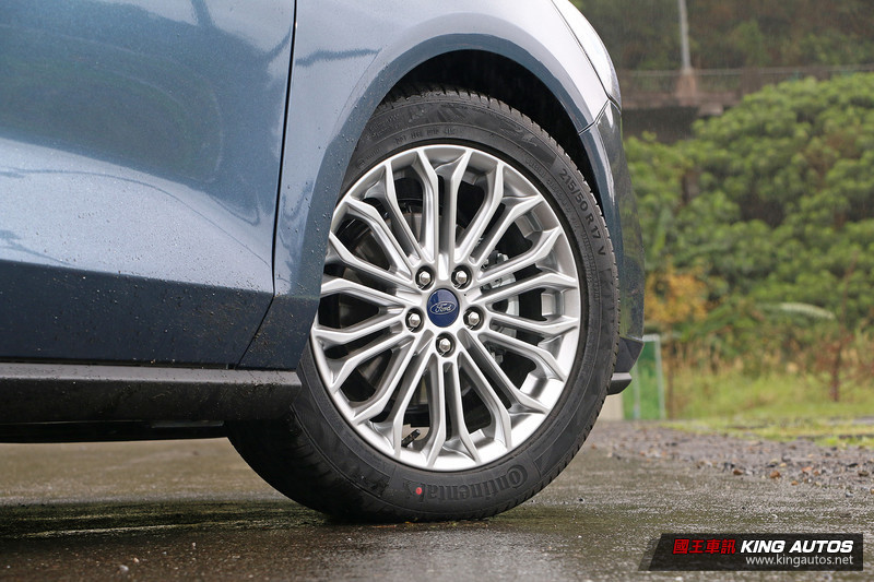 《Ford Focus》升級17吋輪圈與道路標誌識別系統 性能車型《Focus ST》確定導入 《Ford Focus》升級17吋輪圈與道路標誌識別系統 性能車型《Focus ST》確定導入