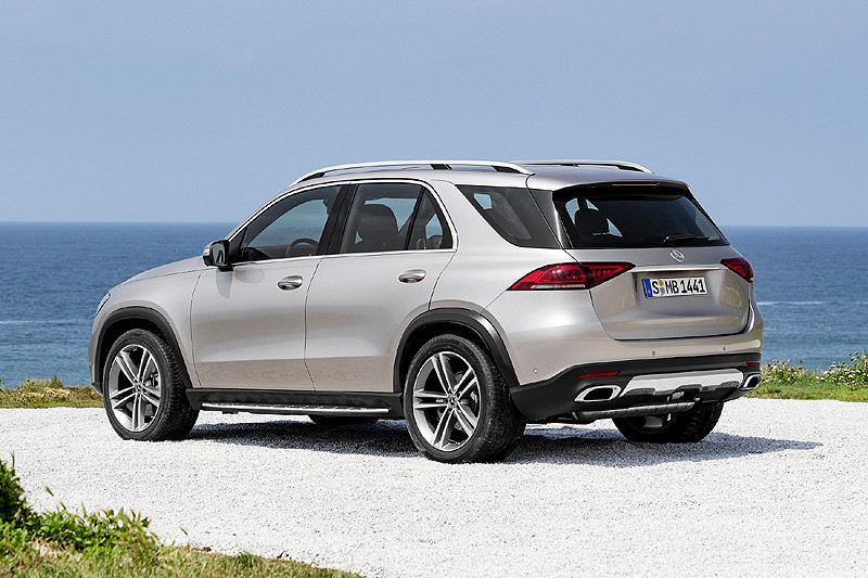 2.0柴油車型300萬起跳 全新《Mercedes-Benz GLE》即刻開放預購 2.0柴油車型300萬起跳 全新《Mercedes-Benz GLE》即刻開放預購