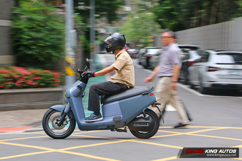 【國王BUY駕】國民車初體驗《Gogoro 3》值得購買的理由? 【國王BUY駕】國民車初體驗《Gogoro 3》值得購買的理由?
