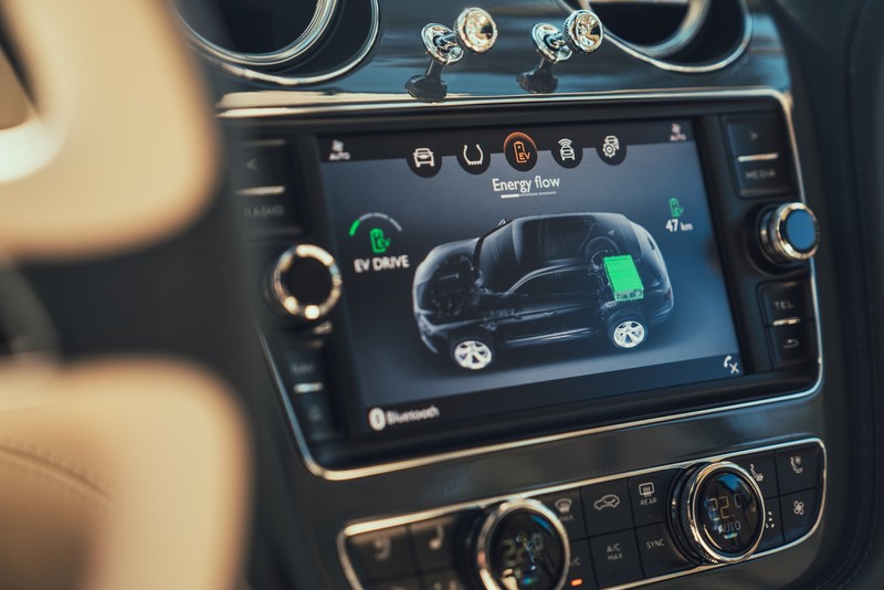 《Bentley》將於2025年推出首款電動車 2023年前全面追加油電動力 《Bentley》將於2025年推出首款電動車 2023年前全面追加油電動力