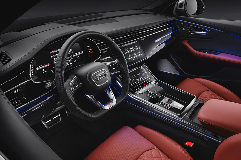 《Audi SQ8 TDI》英國搶先曝光 柴油電子渦輪爆發435匹最大馬力 《Audi SQ8 TDI》英國搶先曝光 柴油電子渦輪爆發435匹最大馬力