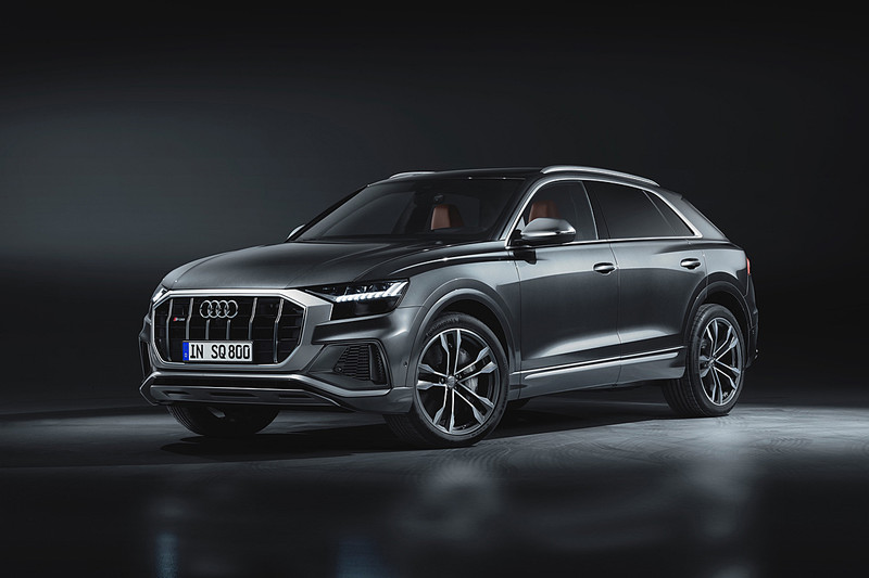 《Audi SQ8 TDI》英國搶先曝光 柴油電子渦輪爆發435匹最大馬力 《Audi SQ8 TDI》英國搶先曝光 柴油電子渦輪爆發435匹最大馬力