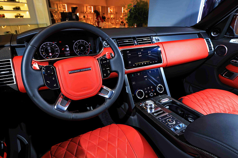 《Range Rover SVAutobiography Dynamic》現身微風南山 全臺唯一報價914萬元正式抵臺 《Range Rover SVAutobiography Dynamic》現身微風南山 全臺唯一報價914萬元正式抵臺