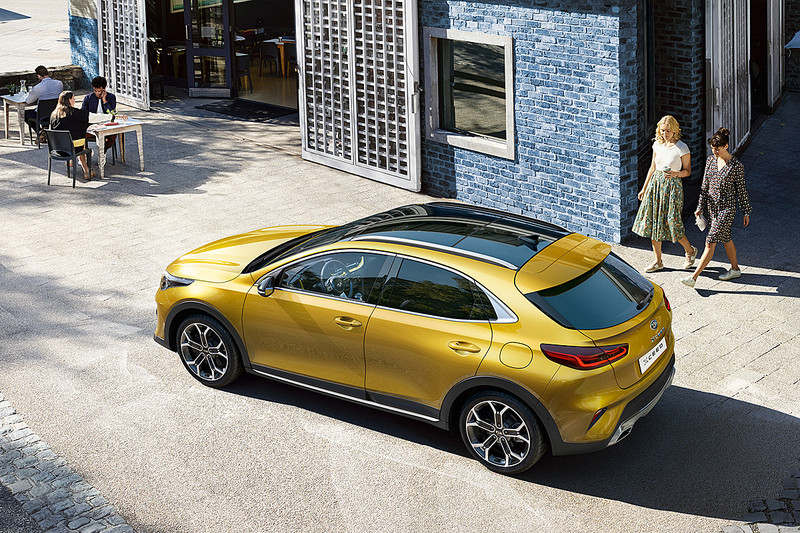 《Kia XCeed》跨界新選擇依約現身 全面配置渦輪增壓動力 《Kia XCeed》跨界新選擇依約現身 全面配置渦輪增壓動力