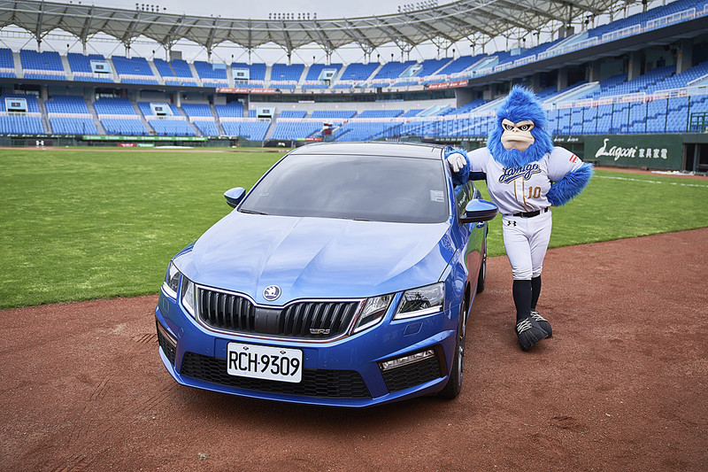 《Škoda Octavia》免費先開5個月 慶祝Lamigo棒球隊完成季冠軍5連霸 《Škoda Octavia》免費先開5個月 慶祝Lamigo棒球隊完成季冠軍5連霸