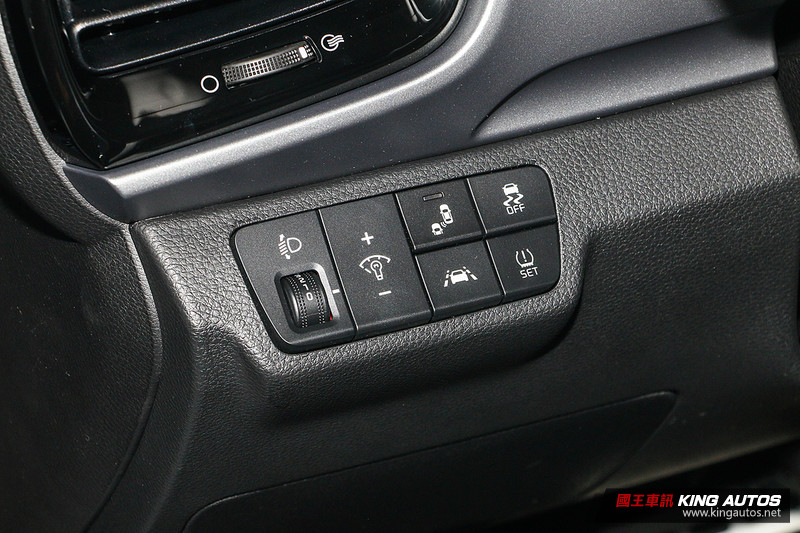 《Kia Stonic》登臺上市 69.9萬元起全面標配Drive Wise智慧安全輔助 《Kia Stonic》登臺上市 69.9萬元起全面標配Drive Wise智慧安全輔助